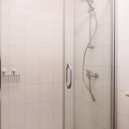 1 Bedroom In Center - 1st Floor Apartment Liege