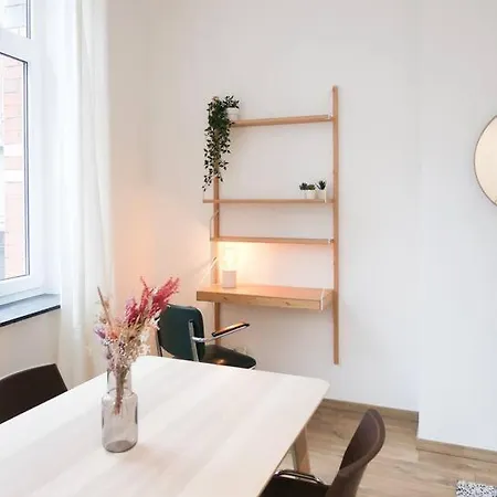 1 Bedroom In Center - 1st Floor