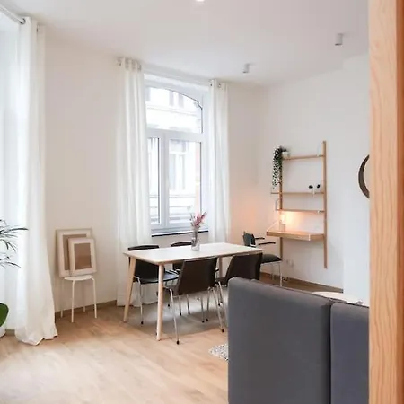 1 Bedroom In Center - 1st Floor Apartment