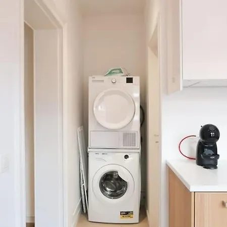 1 Bedroom In Center - 1st Floor Apartment *