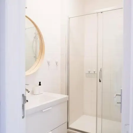 1 Bedroom In Center - 1st Floor Apartment Liege