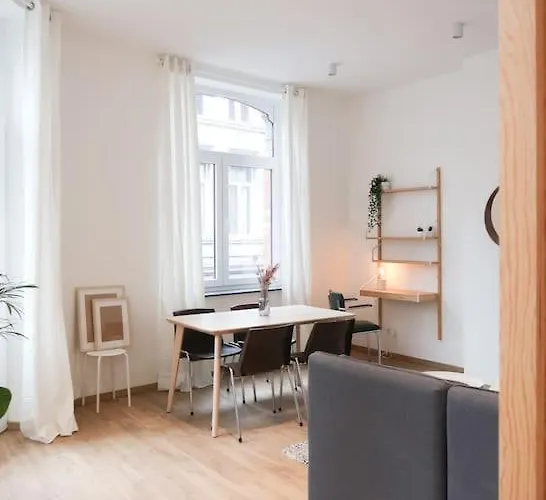 1 Bedroom In Center - 1st Floor Apartment