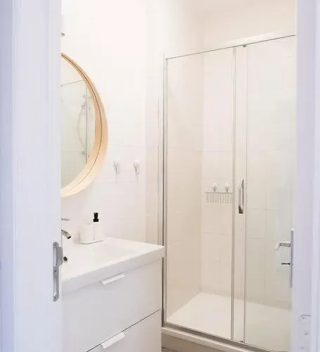 1 Bedroom In Center - 1st Floor Apartment Liege